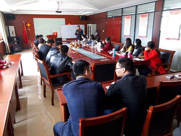 環(huán)瑞產(chǎn)品知識(shí)培訓(xùn)現(xiàn)場(chǎng) 環(huán)瑞產(chǎn)品知識(shí)培訓(xùn)現(xiàn)場(chǎng)