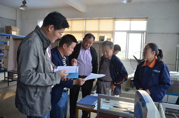 高校教授來環(huán)瑞參觀考察 高校教授來環(huán)瑞參觀考察