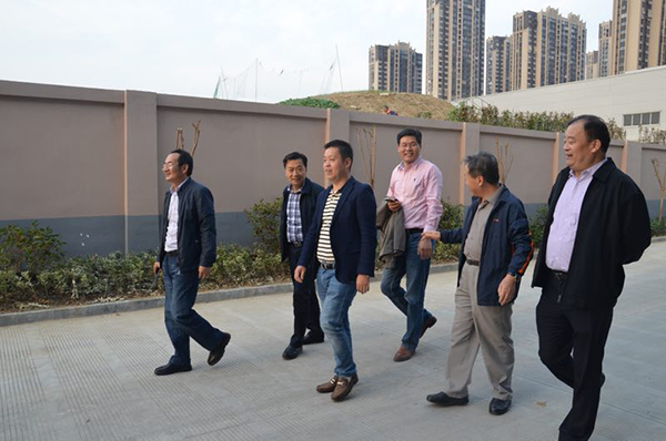 高校教授來環(huán)瑞參觀考察 高校教授來環(huán)瑞參觀考察